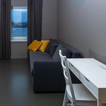 Jahtu Osta, Marina 文茨皮尔斯
